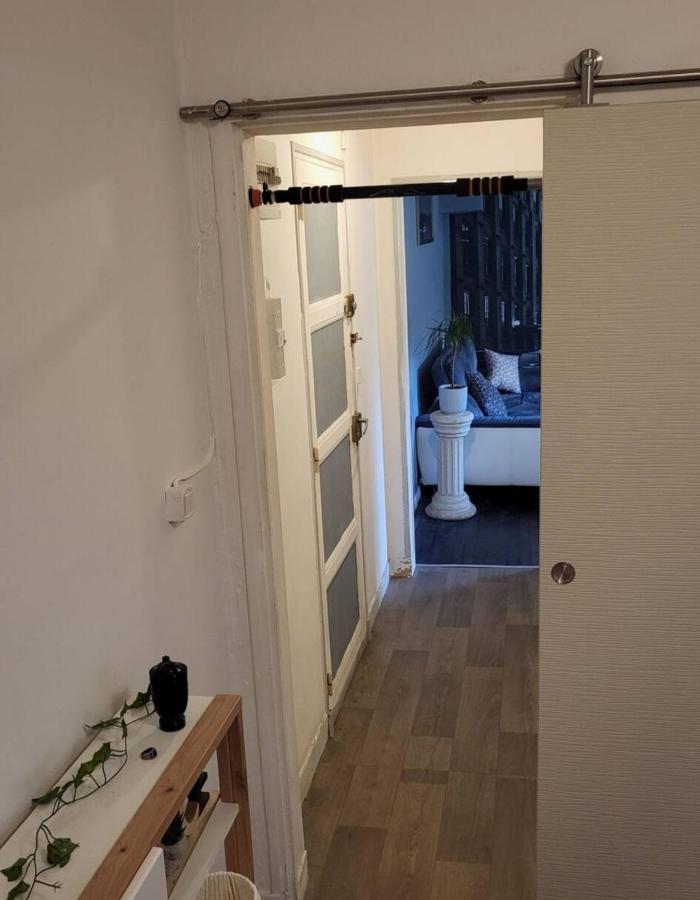 T2 Cosy Autonome H24 Parking Prive Attenant Tv 165cm Netflix Wi-fi Au Rez-de-chaussee Apartment *